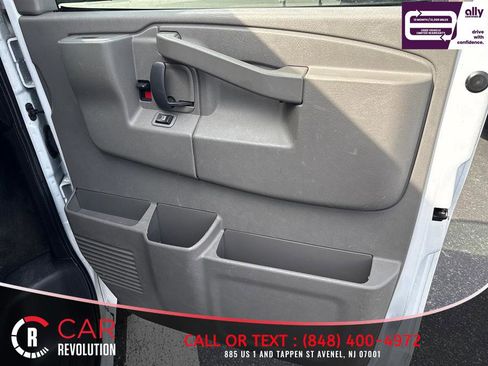 Used 2017 Chevrolet Express 3500 LT w/ LT Preferred Equipment Group RWD image 38