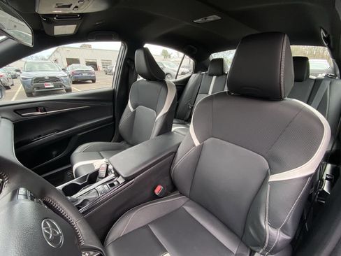 Used 2025 Toyota Camry SE image 17