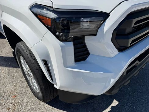 Used 2025 Toyota Tacoma SR5 RWD image 33