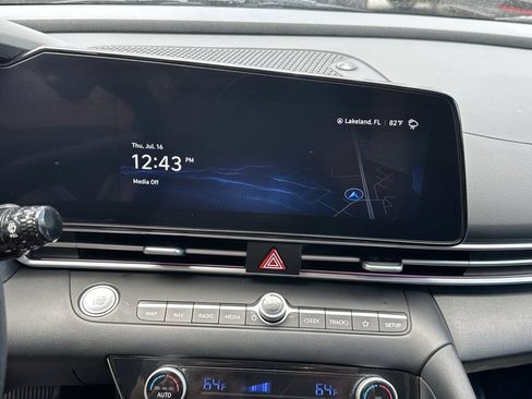 Used 2024 Hyundai Elantra SEL FWD image 25