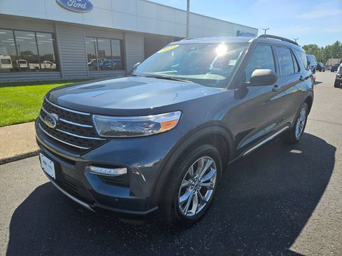 Used 2023 Ford Explorer XLT w/ Equipment Group 202A AWD/4WD image 2