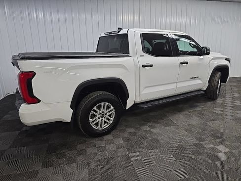 Used 2022 Toyota Tundra SR5 w/ SR5 Convenience Package AWD/4WD image 3
