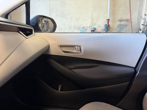 Used 2021 Toyota Corolla LE image 35