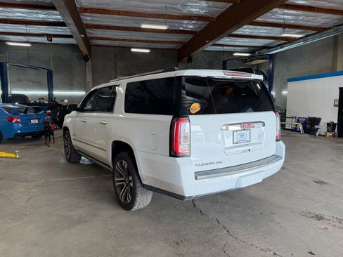 Used 2018 GMC Yukon XL Denali w/ Denali Ultimate Package image 3