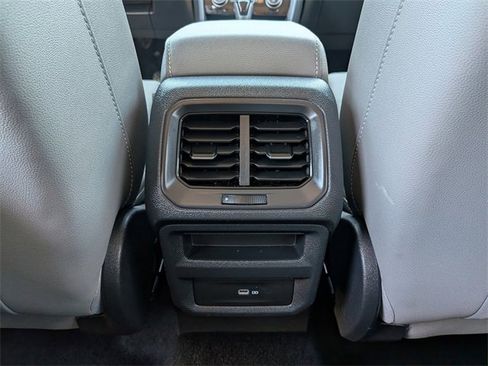 Certified 2024 Volkswagen Taos SE image 15
