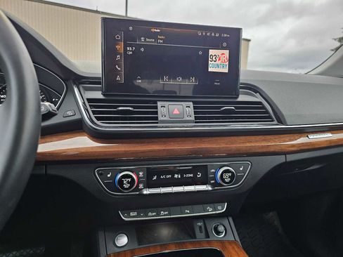 Used 2023 Audi Q5 2.0T Premium w/ Convenience Package image 28