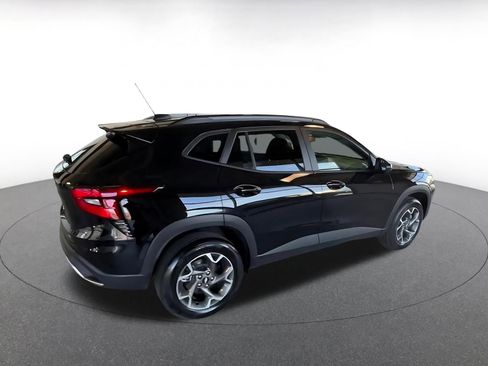 Used 2025 Chevrolet Trax LT image 15