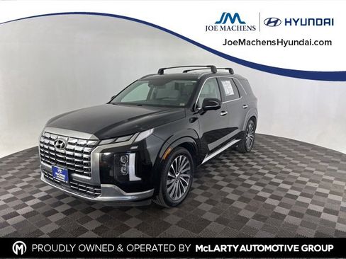 Used 2023 Hyundai Palisade Calligraphy image 3