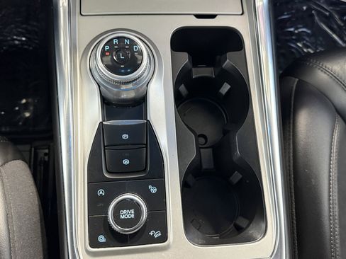 Used 2022 Ford Explorer Platinum w/ Equipment Group 601A AWD/4WD image 16