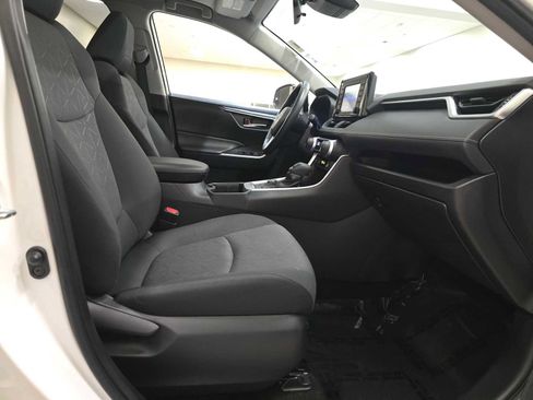 Certified 2022 Toyota RAV4 XLE w/ Convenience Package AWD/4WD image 28