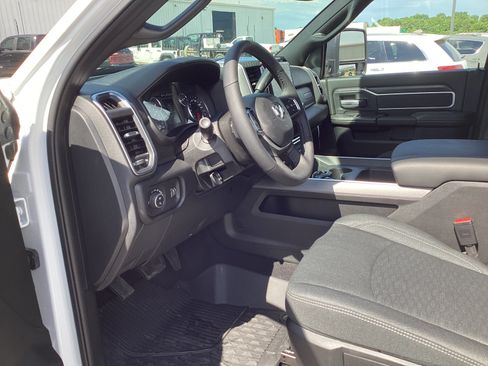 New 2026 RAM 2500 Big Horn AWD/4WD image 11
