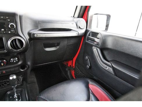 Used 2018 Jeep Wrangler Sport AWD/4WD image 10