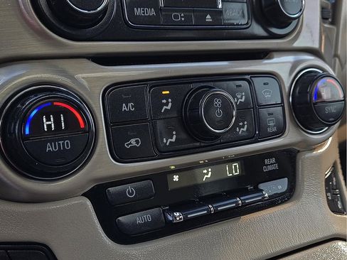 Used 2015 GMC Yukon Denali w/ Touring Package image 16