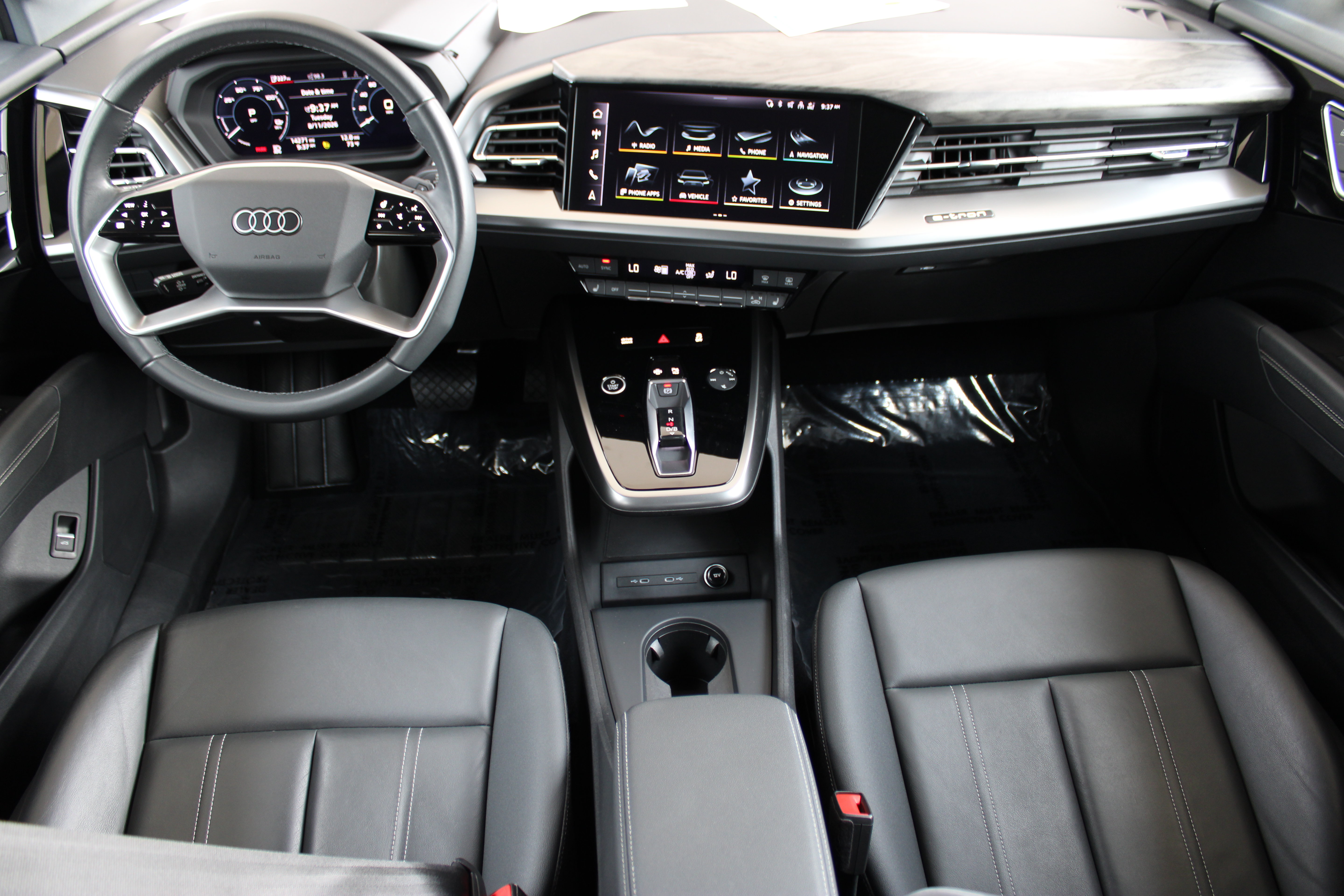 Used 2023 Audi Q4 e-tron Premium Plus w/ Premium Plus AWD/4WD image 24