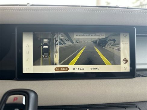 Used 2023 Land Rover Defender 110 SE image 18