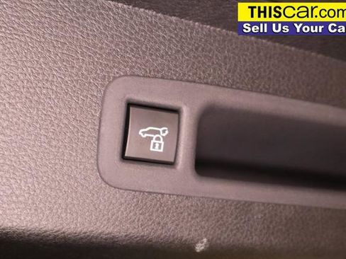 Used 2025 Toyota Sienna XLE image 29