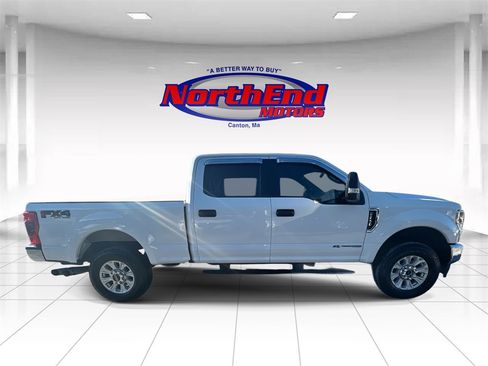Used 2022 Ford F250 XLT w/ FX4 Off-Road Package image 2