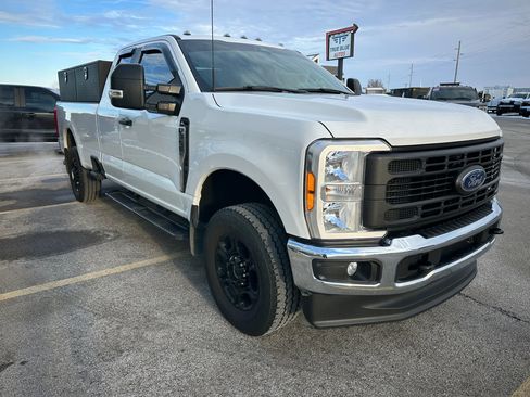 Used 2023 Ford F350 XL w/ Snow Plow Prep Package image 9