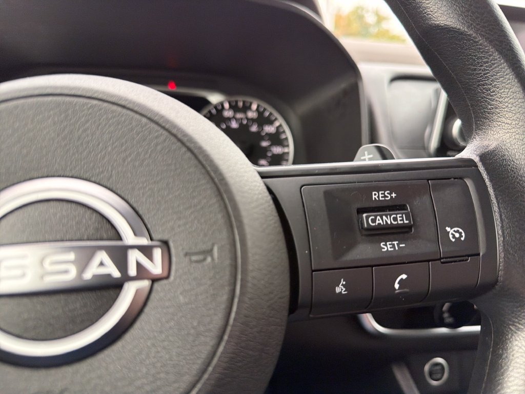 Used 2023 Nissan Rogue S AWD/4WD image 29