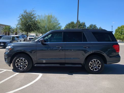 Used 2022 Ford Expedition XLT image 6