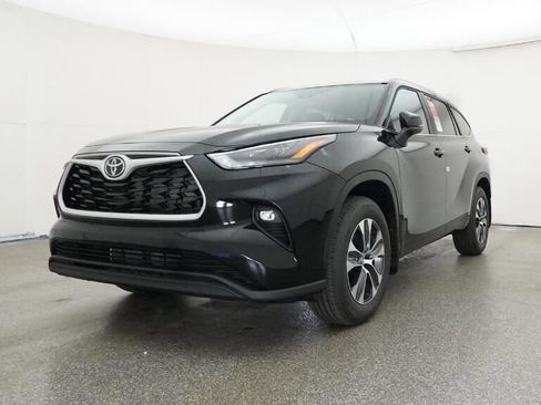 New 2026 Toyota Highlander XLE image 32