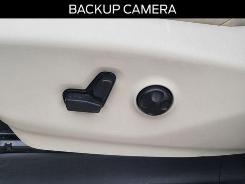 Used 2017 Chrysler Pacifica Limited image 14