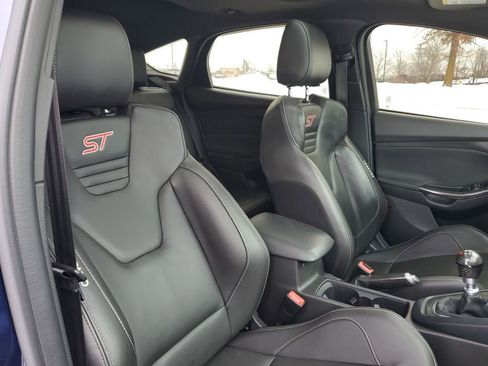 Used 2017 Ford Focus ST w/ Equipment Group 402A image 29