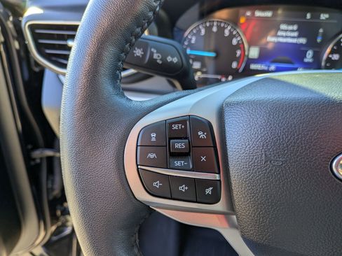 Certified 2023 Ford Explorer XLT w/ Equipment Group 202A image 18