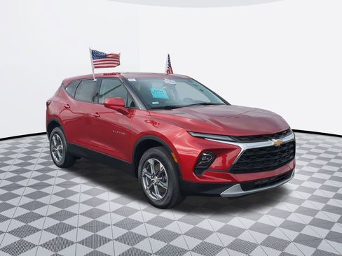 Used 2023 Chevrolet Blazer LT w/ Driver Confidence Package FWD image 2
