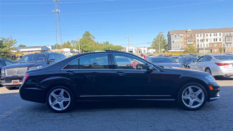 Used 2011 Mercedes-Benz S 550 4MATIC w/ Sport & Premium Pkgs image 4
