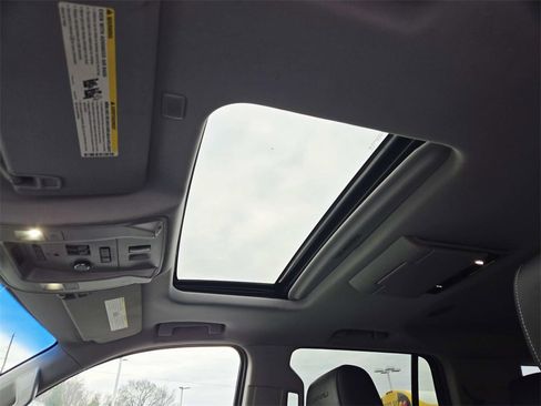 Used 2017 GMC Yukon Denali w/ Open Road Package image 9