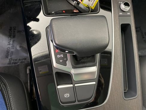 Used 2024 Audi Q5 2.0T Premium image 24