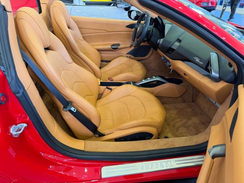 Used 2016 Ferrari 488 Spider image 35