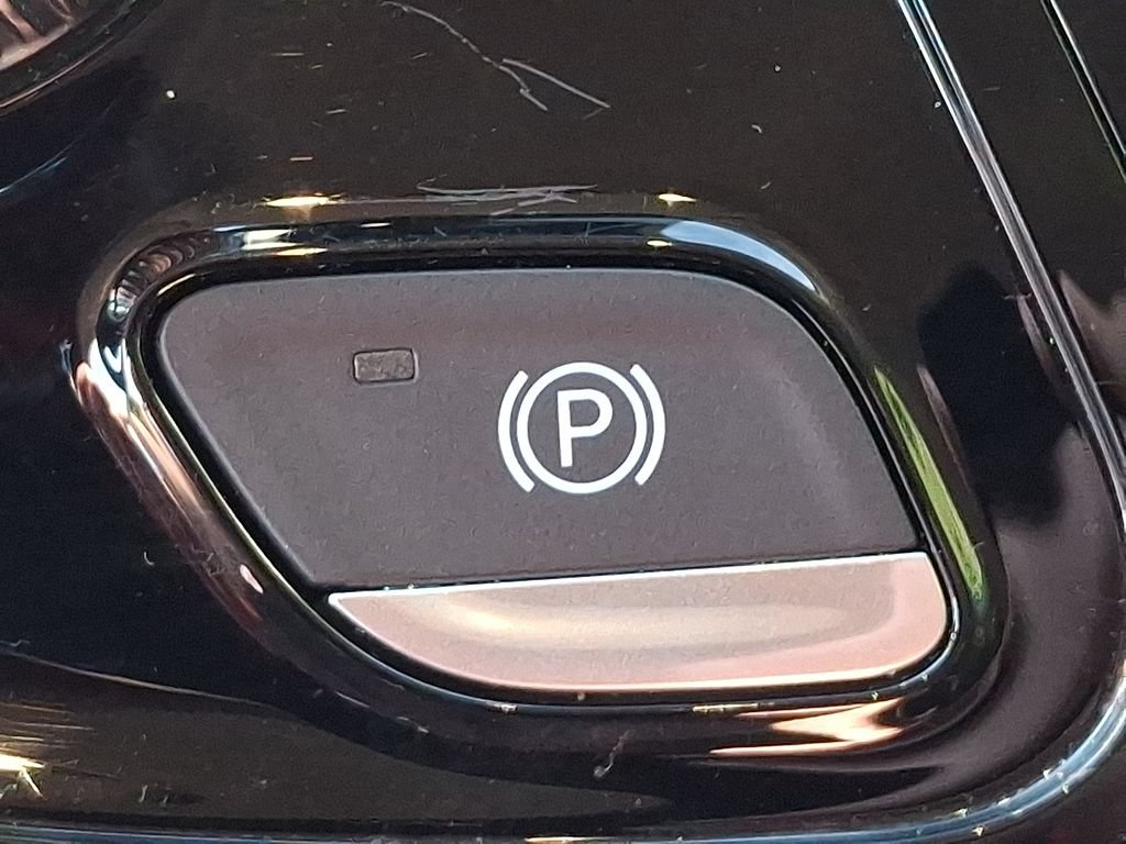 Used 2024 Chrysler Pacifica Touring-L FWD image 24