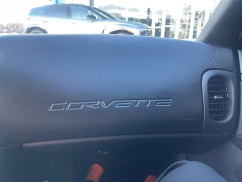 Used 2005 Chevrolet Corvette Convertible w/ Preferred Equipment Group image 9