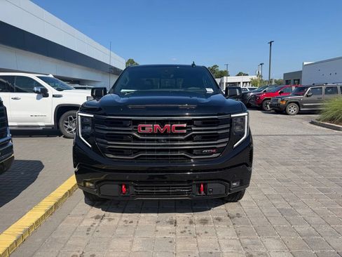 Used 2025 GMC Sierra 1500 AT4 w/ AT4 Premium Package AWD/4WD image 4