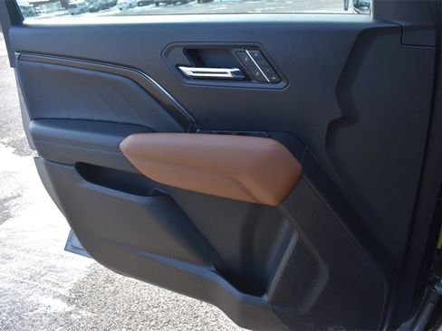 Used 2023 GMC Canyon AT4 w/ LPO, Sports Bar Package image 42