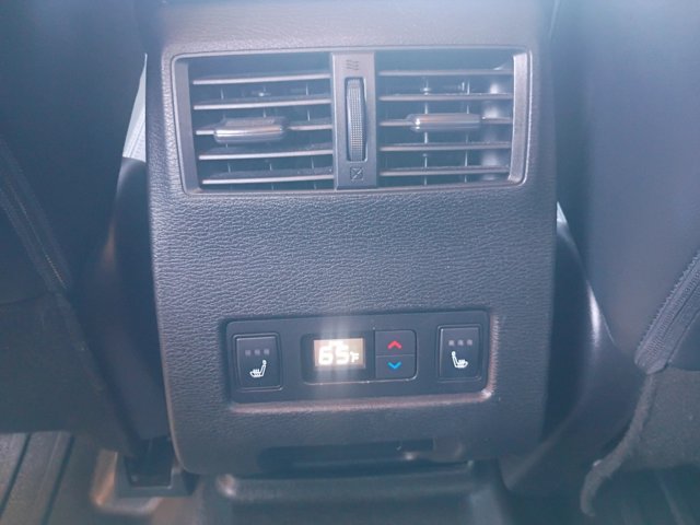Used 2023 Mitsubishi Outlander SEL FWD image 17
