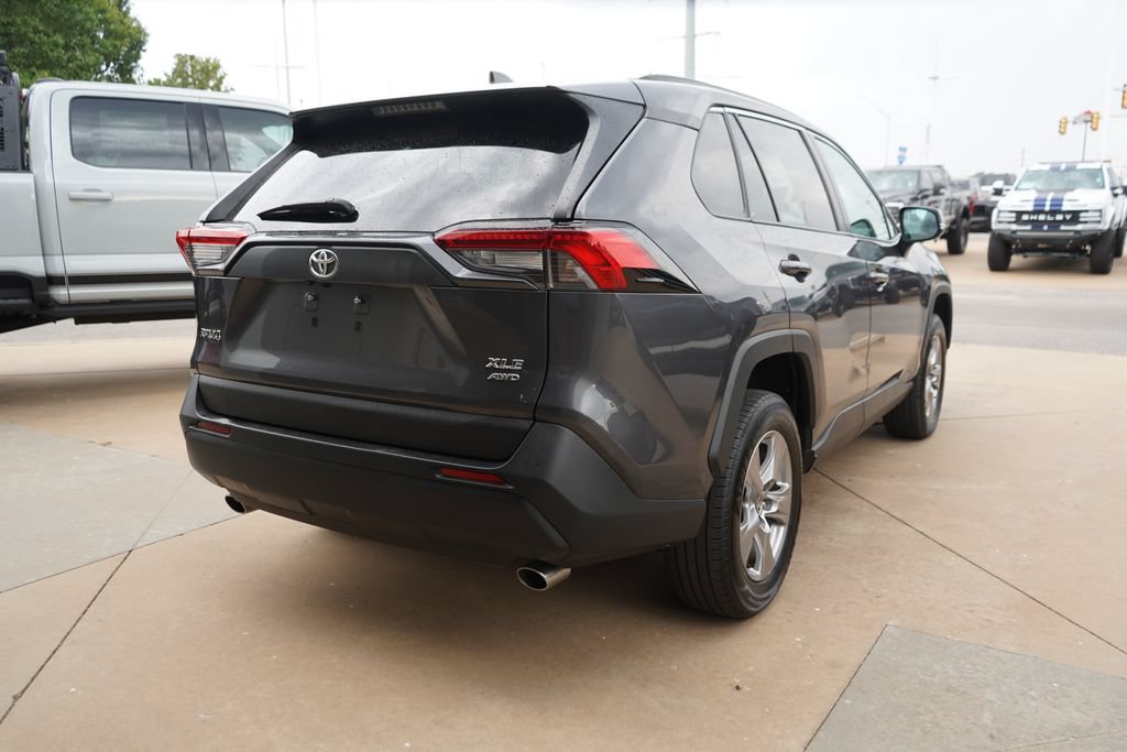 Used 2025 Toyota RAV4 XLE AWD/4WD image 11