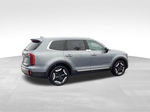 Used 2025 Kia Telluride S image 6
