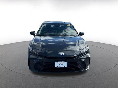 Used 2025 Toyota Camry LE image 4