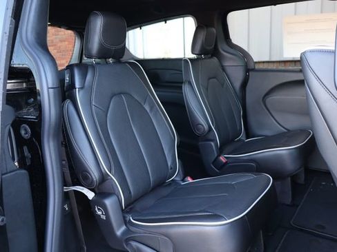 New 2026 Chrysler Pacifica Limited FWD image 57