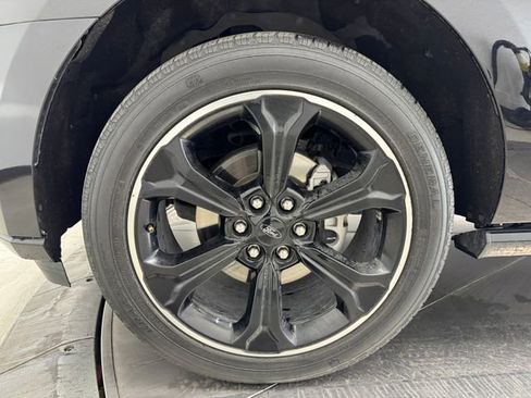 Used 2022 Ford Expedition Limited image 9