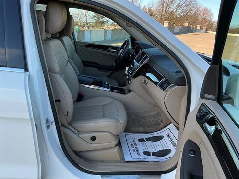 Used 2016 Mercedes-Benz GL 450 4MATIC image 39