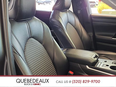 Used 2021 Toyota Highlander XSE FWD image 29
