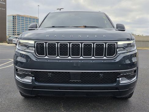 Used 2024 Jeep Wagoneer 4WD image 3