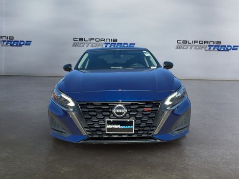 Used 2023 Nissan Altima 2.5 SR AWD/4WD image 2