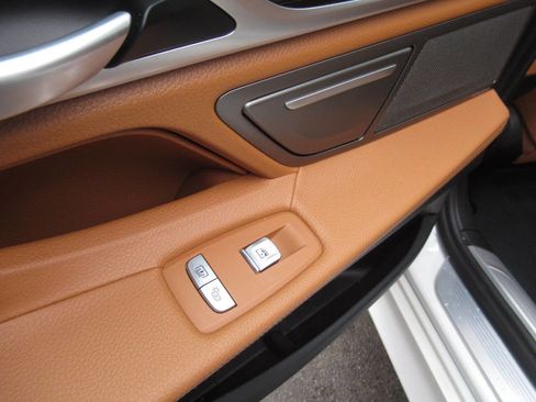 Used 2020 BMW 740i xDrive w/ M Sport Package image 21