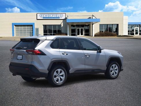 Used 2024 Toyota RAV4 LE AWD/4WD image 3