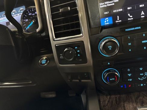 Used 2018 Ford F250 Lariat w/ Lariat Ultimate Package image 28